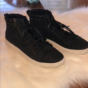 Kookaburra by Ugg Black Shoes